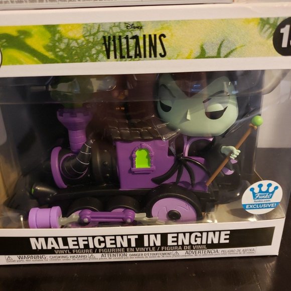 Disney Funkos Villains Train 13 Maleficient & 324 Merida with Exclusive Pin - Picture 3 of 9